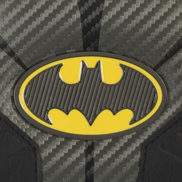 Batman Armor and Bat Signal Symbol Wallet - Picture 4 of 5